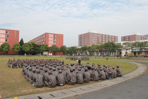 我院军训系列报道之一——军训，大学初体验