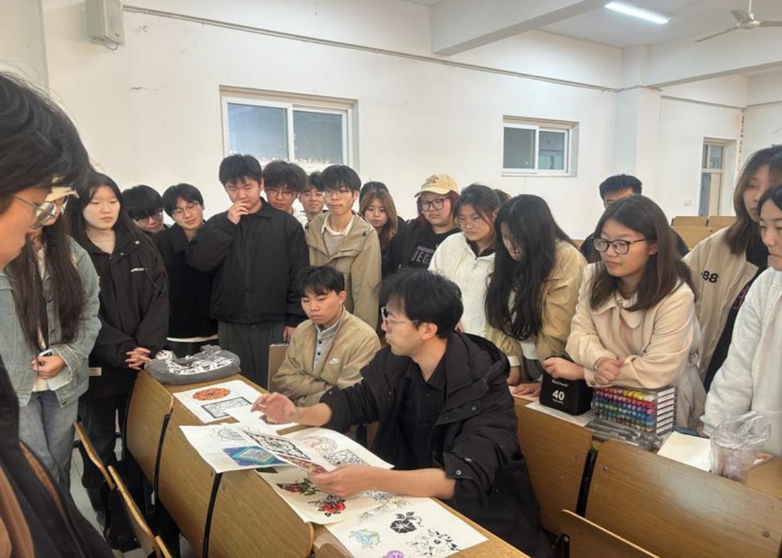 “艺启新程·双场赋能”活动之就业小课堂：设计动漫产业发展与人才培养——行业专家解码AIGC时代创新发展路径