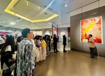 艺术学院师生赴赖少其艺术馆开展师晶艺术作品交流学习