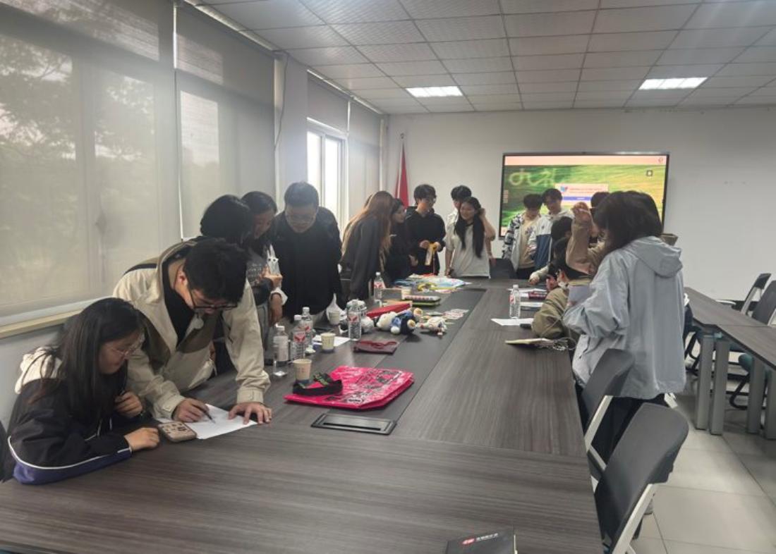 智绘新华・艺美校园 我校 IP 及文创产品设计大赛圆满落幕