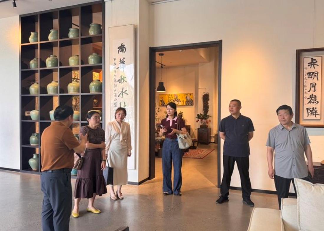 访企拓岗促就业，校企协同谋发展——安徽新华学院艺术学院走进安徽骏飞文创科技有限公司开展访企拓岗专项调研